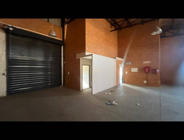 270M² WAREHOUSE TO LET IN N4 GATEWAY INDUSTRIAL PARK